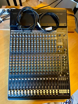 Mackie Onyx 1640i, Mixerpult med indbygget firewire interface. 16 ind/ud, 6xsends, direct outs, 4xbu