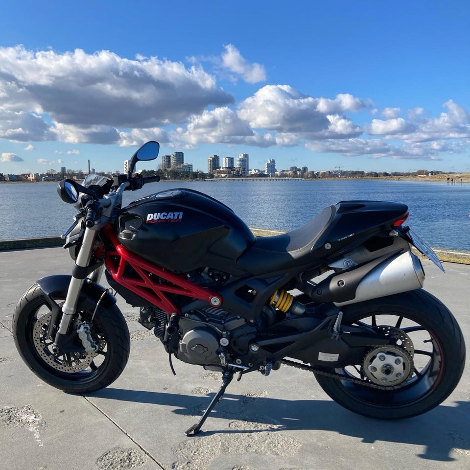 Ducati, Monster 796 , 803 ccm