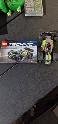 Lego Technic, 42072, Lego bil der kan køre, samlet, uden box, med brugsanvisning 

Kommer fra røgfri