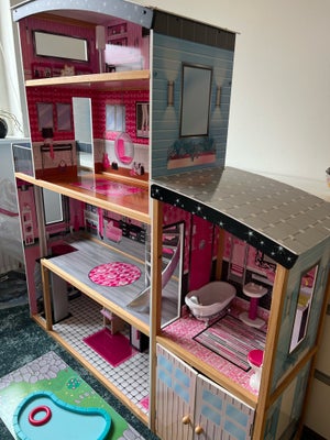 Dukkehus, Kidkraft Barbie dukkehus, 
Kæmpe Barbie dukkehus fra Kidkraft. Der medfølger enkelte møble