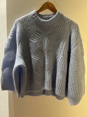 Designers 2025 remix sweater