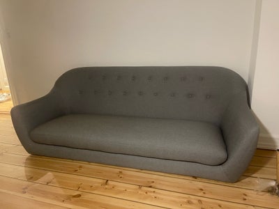 Sofa, Pæn og velholdt sofa sælges grundet flytning. 

Fejler intet, men har dog en lille plet på den