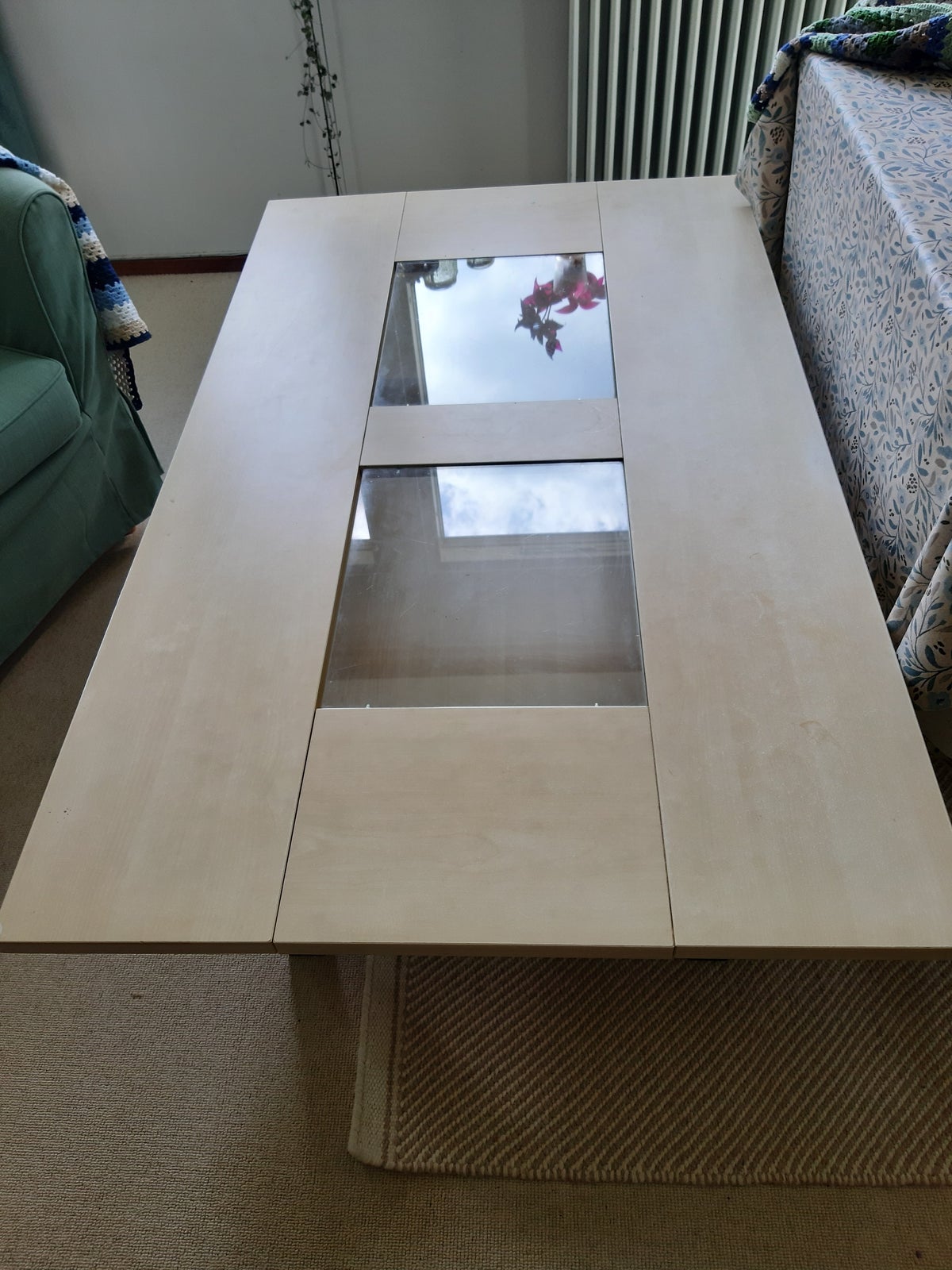 Stuebord med brugsspor.
Mål 1,30×80x50.