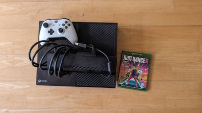 Xbox One, God, Xbox One med Kinect og Just Dance 2018 sælges. Virker som det skal. Der medfølger en 