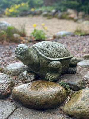 GRANIT SKILDPADDE, Flot kvalitets granit skildpadde. 36cm lang, 23cm bred, 18cm høj . Har også grani