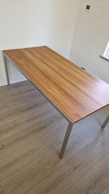 Spisebord, Valnød , Hay, b: 95 l: 190, Super flot spisebord med nyslebet og olieret træ overflade. S