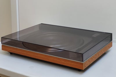 Pladespiller, Bang & Olufsen, BEOGRAM 1900, Perfekt, Super fin BEOGRAM 1900 i teak og børstetalu. To