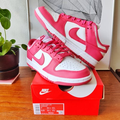 Sneakers, str. 38, Nike,  Ubrugt, Nike Dunk Low - Archeo Pink

Str. 38 (24 cm)
Stand: 10/10 DS
Har a