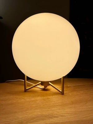 Lampe, Hübsch Palm bordlampe, Hübsch bordlampe sælges.

Palm model.

Nypris 1100

E27 pære. Medfølge