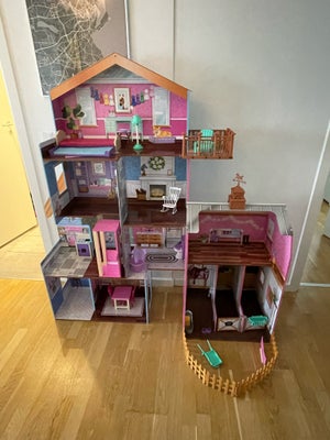 Dukkehus, Kidkraft, This very big dollhouse was bought 2 months ago so it’s almost brand new.
You ca