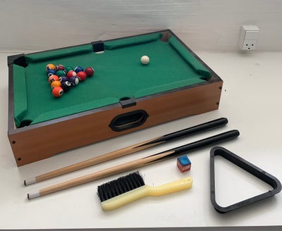 Mini poolspil, andet spil, Mål 

Længde 51 cm
Brede 31 cm