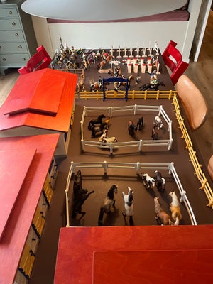 Bondegård, Heste og stalde, Schleich, Kæmpe samling af Schleich sælges grundet flytning og oprydning