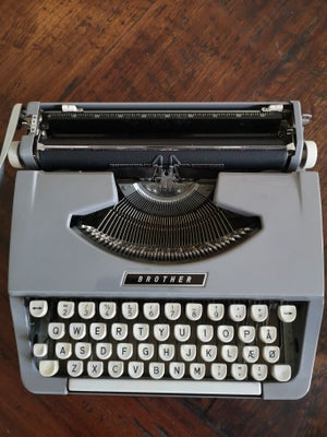 Skrivemaskine, Vintage retro rejseskrivemaskine, Brother rejseskrivemaskine med taske, karbon papir 