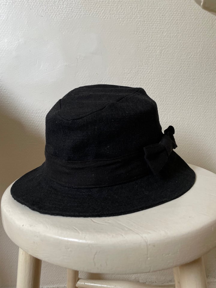 Hat, Hat, H&M