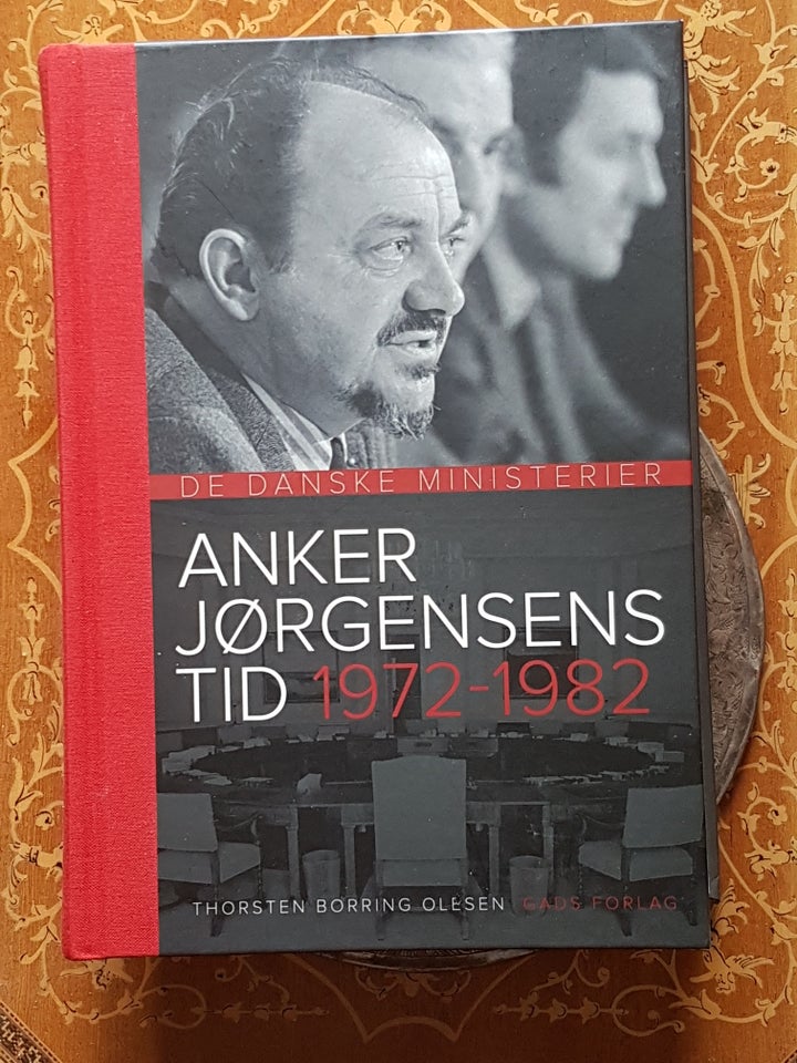 Praktisk digtere klipning Anker Jørgensens tid 1972-1982, Thorsten Borring Olesen, emne: politik –  dba.dk – Køb og Salg af Nyt og Brugt