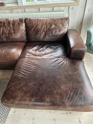 Sofa, læder, 4 pers., Brun lædersofa med chaiselong i blød brun læder med patina. Dejligt at slænge 