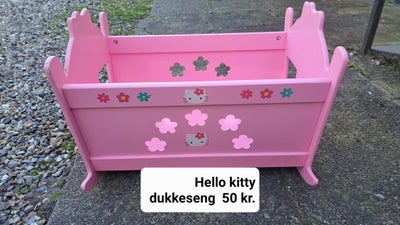 Seng-i-seng, Hello Kitty Dukkeseng, Hello kitty dukkeseng

koster 50 kr.

lyserød farve

pink farve
