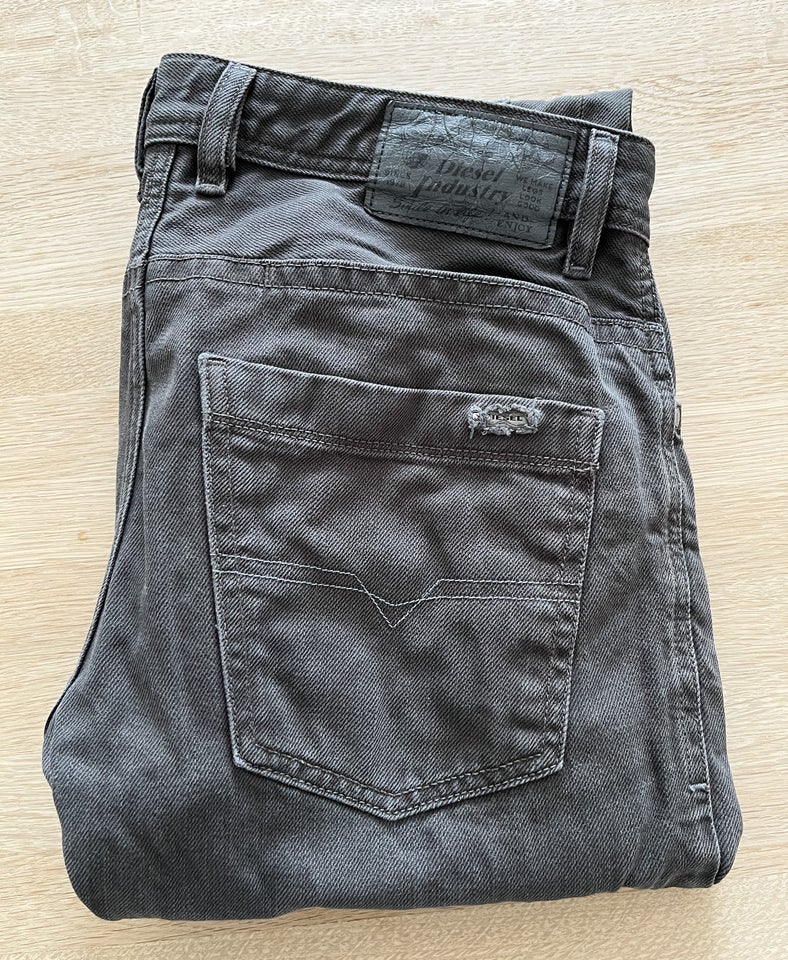 Jeans, Diesel, str. 30