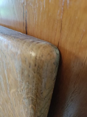 Sofabord, egetræ, b: 53 l: 145, Skal afhentes
Ældre egetræs bordplade i massivt egetræ.

Går måske u