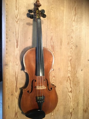 Violin hel, E & L Minarski Amati model, Smukt dekoreret violin. Håndbygget ca 1920
Perfekt spillekla