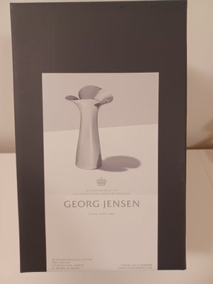 Vase, Smuk ubrugt vase fra Georg Jensen.
Skal afhentes i 6710.
Kr. 500,-