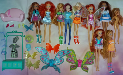 Barbie, kæmpe Winx dukkepakke 10 stk, De er i brugt ren stand. :) Par dukker er som nye, og par ikke
