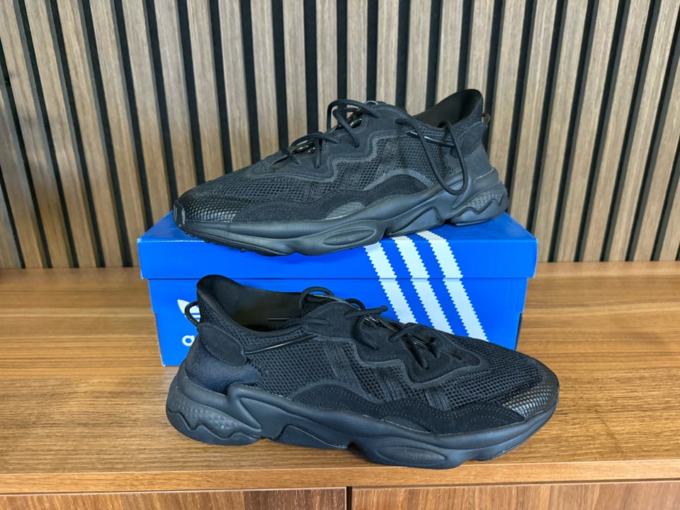 Sneakers, Adidas, str. 45