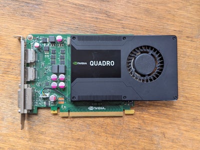 Quadro K2000 NVIDIA, 2 GB RAM, 2x DisplayPort
1x DVI

2GB VRAM