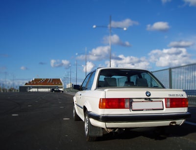 BMW 325iX, 2,5 aut., Benzin, 1987, km 200000, hvid, 2-dørs, Veteranbil fra 80'erne, som dog ikke er 