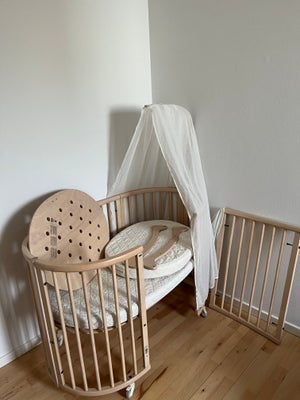 Tremmeseng, Stokke Sleepi, mini og junior, Ældre model, har alt så den kan laves til mini inkl. ekst