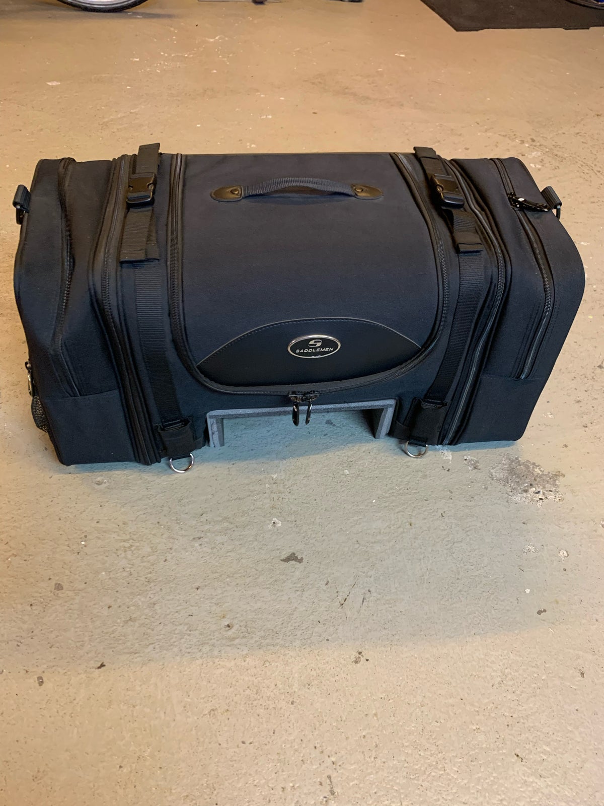 Saddelmen Oppaknings taske til bagsæde