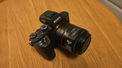 Sony, Sony A7ii, 24 megapixels, God, Sony A7 ii kamera med 3 batterier. 
Det er brugt minimalt, med 