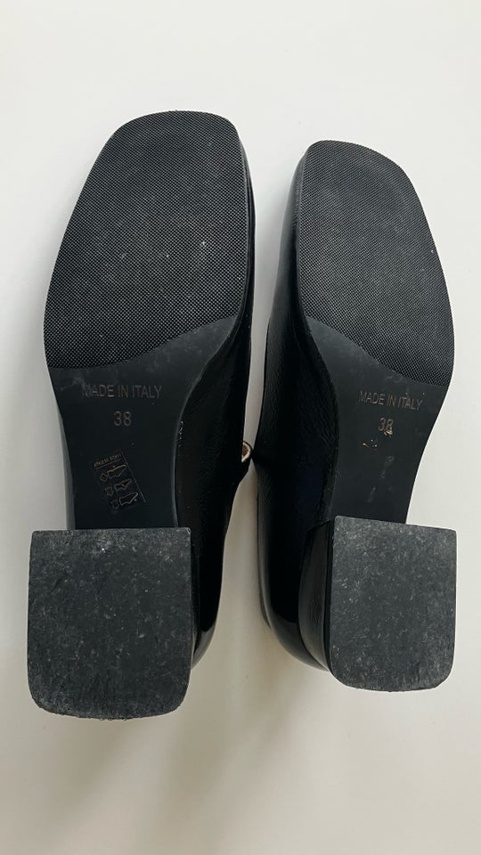 Ballerinasko, str. 38, Bukela - Twiggy Pump - lak black