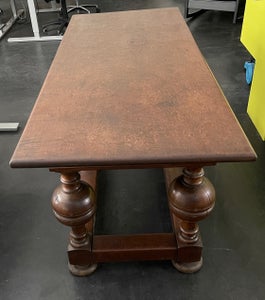 Barokbord med bordplade i et stykke