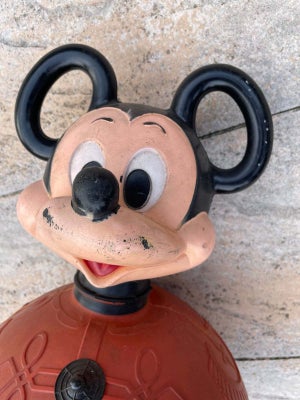 Andre samleobjekter, Disney, Gl. Disney hoppebold m. Mickey Mouse. Jeg tror den er fra 1940 - 50'ern