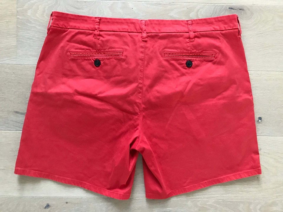 Shorts, Department five, str. 31