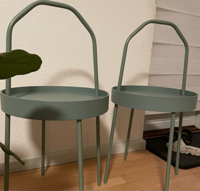 Sidebord, IKEA  BURVIK, 2 sidebord kan bruges til stue værelse gang mmm. Står pænt brugt kort. Ny pr