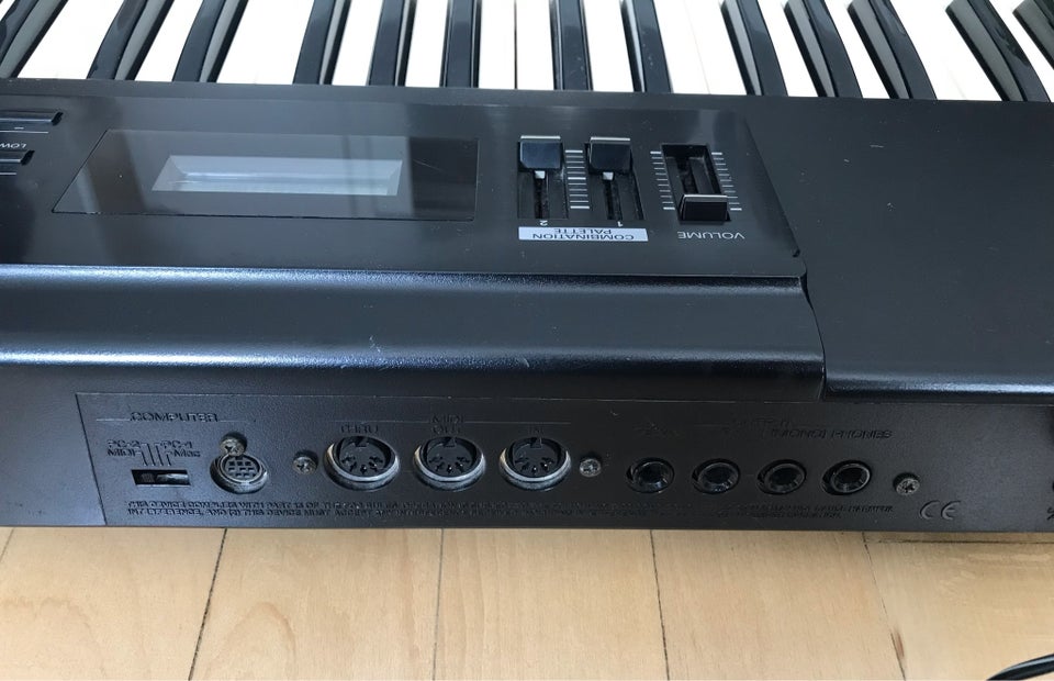 Synthesizer, Roland XP-10