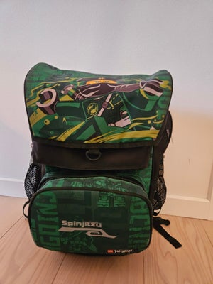 Skoletaske, Velholdt skoletaske, Lego, Meget velholdt Lego Nnjago skoletaske i grøn.
Spinjitzu.
Task