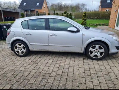 Opel Astra, 1,6 16V 115 Enjoy, Benzin, 2009, km 174878, sølvmetal, træk, nysynet, klimaanlæg, aircon