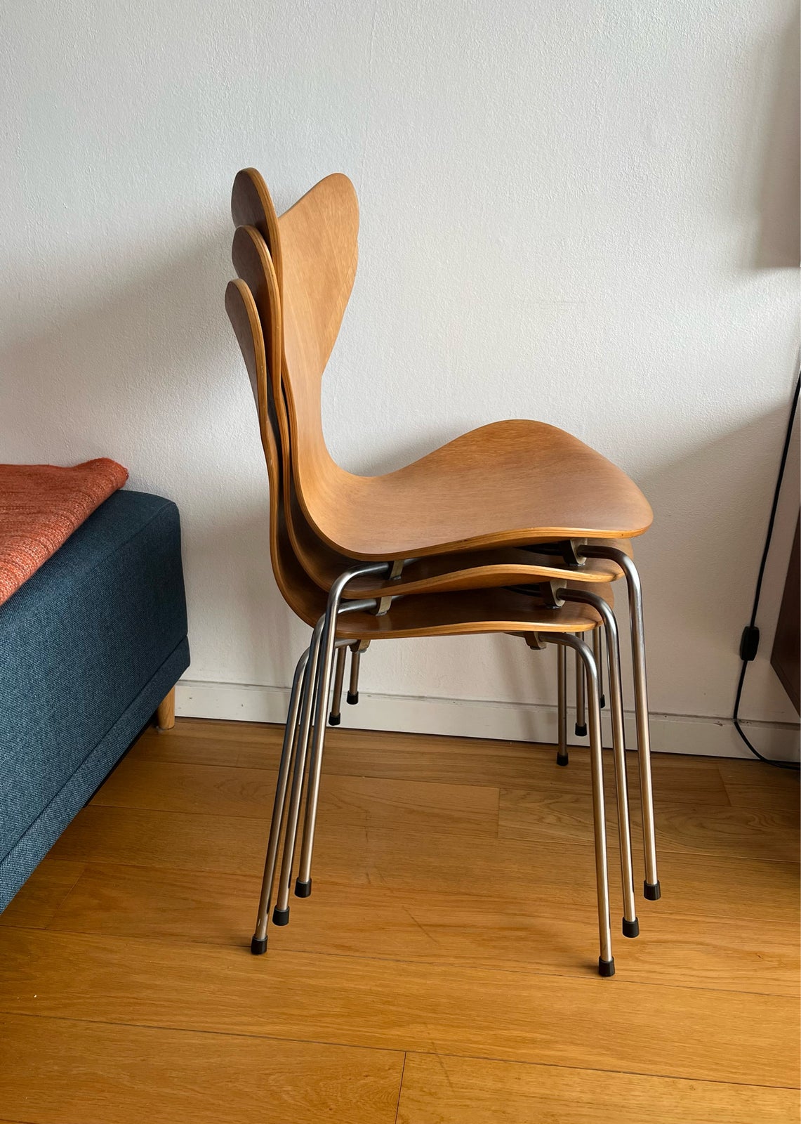 Arne Jacobsen, stol, Mågen / Liljen
