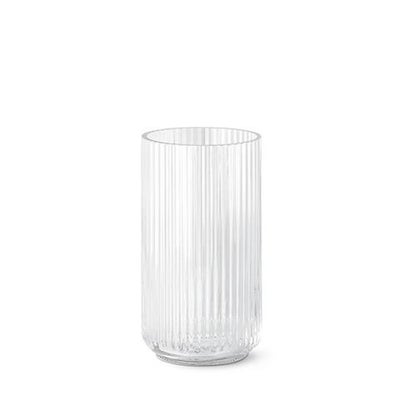 Vase, Klar vase, Lyngby, Lyngby klar glasvase på 25 cm.

Mål: 25 cm H x 13,7 cm B
Materiale: Mundblæ