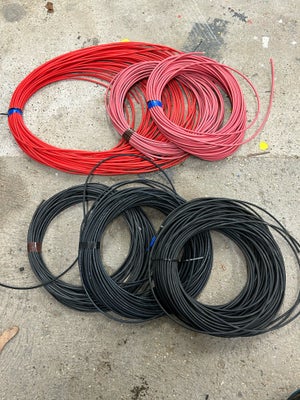 Ledning, 100 m., Solcelle kabel af god kvalitet 1x6mm2 har følgende rester til at ligge

Rød 37 Mete