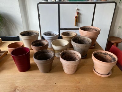 Plantepotte / urtepotte, Set of 12 ceramic plant pots 

30kr each 
All for 275kr