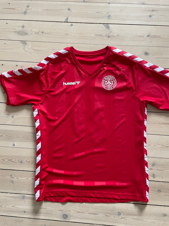 Fodboldtrøje, Danmark DBU Hummel – dba.dk – Køb og af Nyt og Brugt