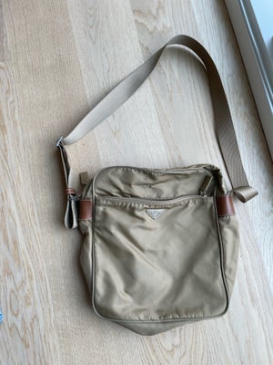 Crossbody, Prada, nylon, Smuk beige/brun prada taske med længe rem til crossbody.

Målene er ca 27x2