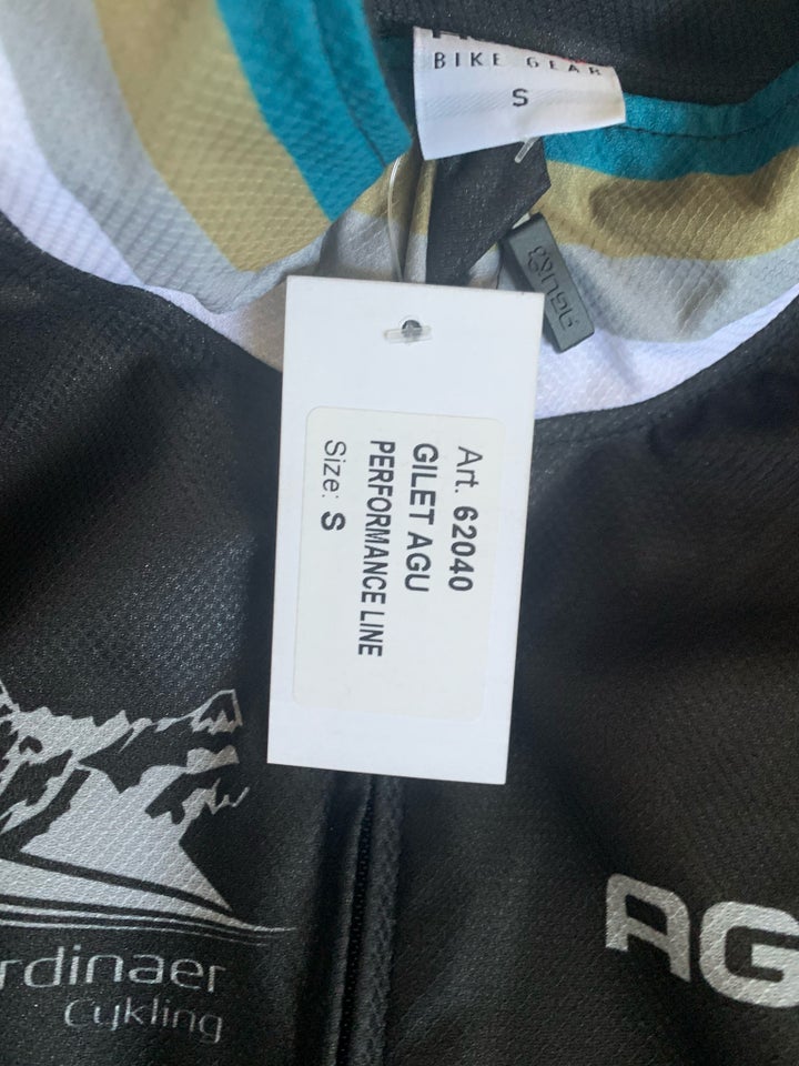 Cykeltøj, Windbreaker og t- shirt, AGU