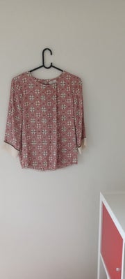 Bluse, Day, str. 34, Rosa, Silke, Næsten som ny, Day bluse i 100% silke i str. 34