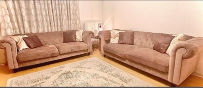 Sofa, velour, 3 pers. , Daells House, To 3-personers rosa velours sofaer til salg.

Sofaerne er i pe