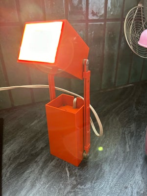 Anden bordlampe, LamPetit, RETRO
Original orange bordlampe, virker…..
Fin stand